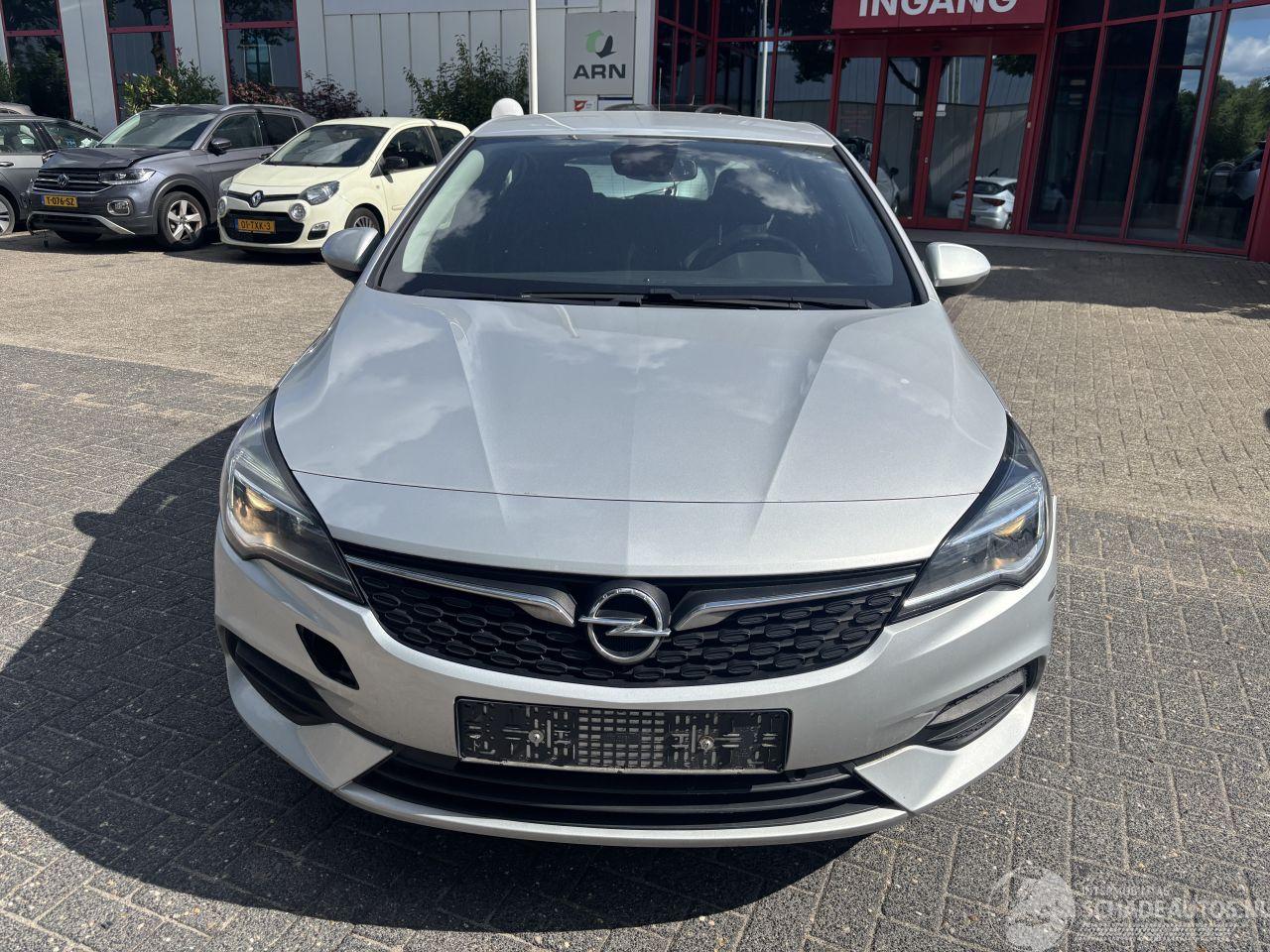 Opel Astra 1.2 turbo 81kW Edition