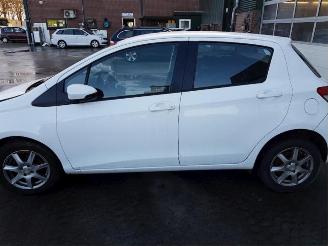 Toyota Yaris Yaris III (P13), Hatchback, 2010 / 2020 1.33 16V Dual VVT-I picture 6