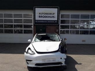 Vrakbiler auto Tesla Model 3 Model 3, Sedan, 2017 Long Range AWD 75 kWh 2019/12