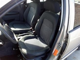 Skoda Fabia Fabia (6Y2), Hatchback 5-drs, 1999 / 2008 1.2 HTP picture 12