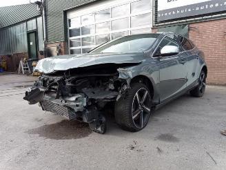 Volvo V-40 V40 (MV), Hatchback 5-drs, 2012 / 2019 2.0 D4 16V picture 3