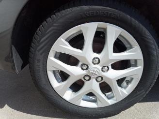 Toyota Verso S Verso S, MPV, 2010 / 2016 1.33 16V Dual VVT-I picture 9