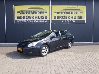 Unfallwagen Toyota Avensis 1.8 VVTi Dynamic 2010/1