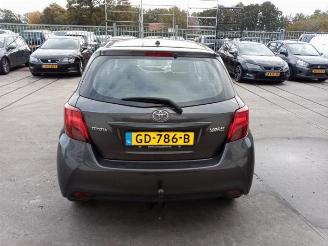 Toyota Yaris Yaris III (P13), Hatchback, 2010 / 2020 1.33 16V Dual VVT-I picture 4