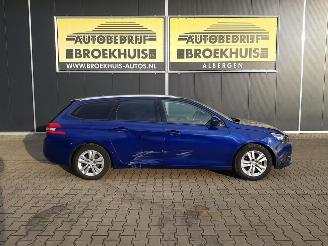 Peugeot 308 SW 1.2 PureTech Blue Lease Executive picture 4