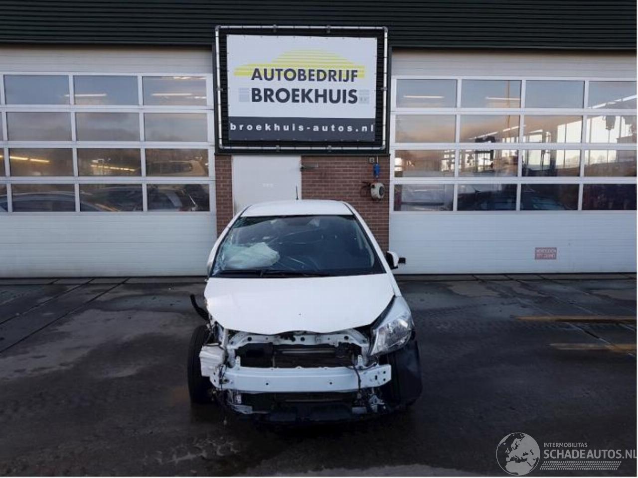 Toyota Yaris Yaris III (P13), Hatchback, 2010 / 2020 1.33 16V Dual VVT-I