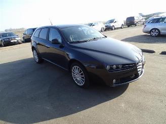 Alfa Romeo 159 Sportswagon 1.9 JTDm picture 4