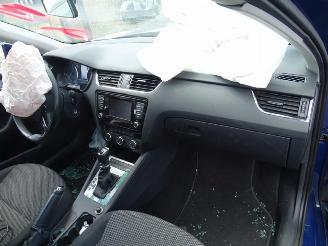 Skoda Octavia Combi 1.6 TDi picture 5