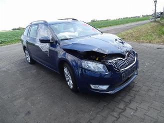 Skoda Octavia Combi 1.6 TDi picture 4