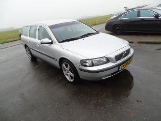 Volvo V-70 2.4 20v picture 4