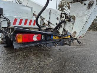 Nissan NT400 2.5 DCI Hoogwerker picture 9