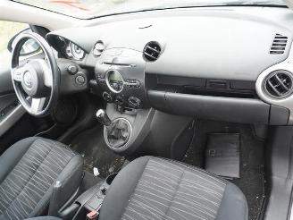 Mazda 2 1.3 16v picture 5