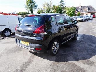 Voiture accidenté Peugeot 3008 1.2 e-THP 2015/8