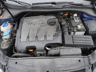 Volkswagen Golf 1.6 TDi picture 8
