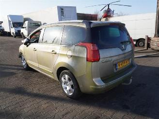Peugeot 5008 1.6 HDiF picture 2