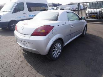Uttjänta bilar auto Opel Tigra TwinTop 1.4 16v 2005/6