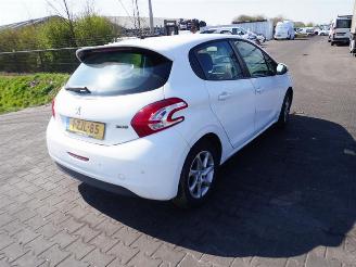 Peugeot 208 1.0 Vti picture 1