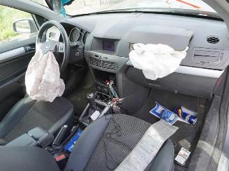 Opel Astra 1.6 16v picture 5