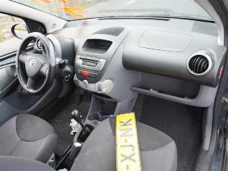 Toyota Aygo 1.0 12v picture 5