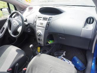 Toyota Yaris 1.0 12v picture 5