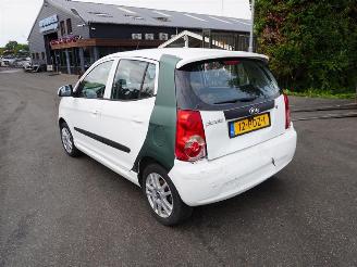 Kia Picanto 1.0 12v picture 2