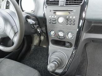 Opel Agila 1.0 12v picture 6