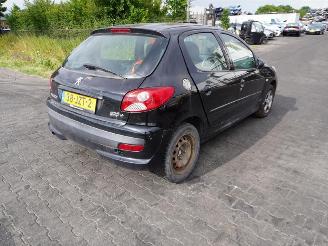 Démontage voiture Peugeot 206+ 1.4 2009/10