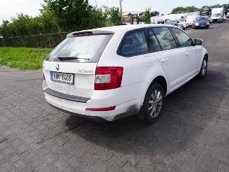 Vrakbiler auto Skoda Octavia Combi 1.6 TDi 2016/5