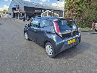 Toyota Aygo 1.0 12V VVT-i picture 2