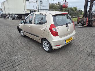 Hyundai I-10 1.1i 12V (G4HG5) picture 2