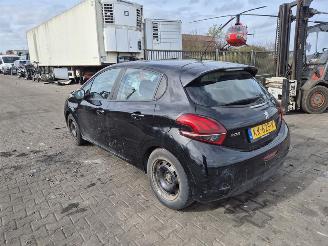 Peugeot 208 1.2 12v picture 2