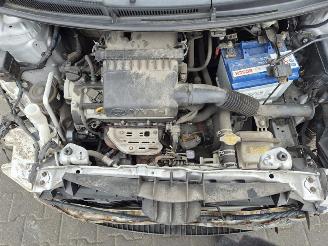Toyota Yaris 1.3 picture 9