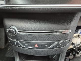 Peugeot 308 SW 1.6 HDi picture 6