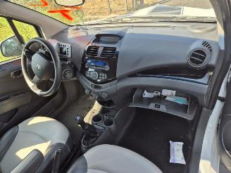 Chevrolet Spark 1.0 picture 5