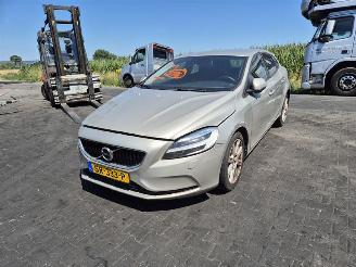 Volvo V-40 T2 picture 3