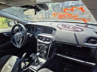 Volvo V-40 T2 picture 5