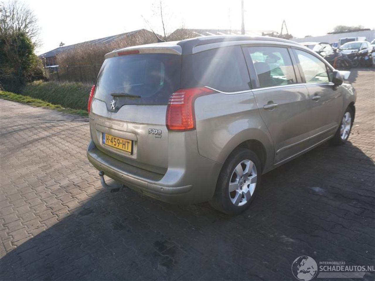 Peugeot 5008 1.6 HDiF
