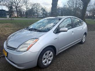 damaged passenger cars Toyota Prius 57 kW (77 PK)  1497 cc. 2007/6
