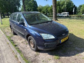 Schadeauto Ford Focus 74 kW (101 PK)  1596 cc. 2006/6