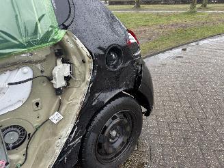 Peugeot 208  picture 12