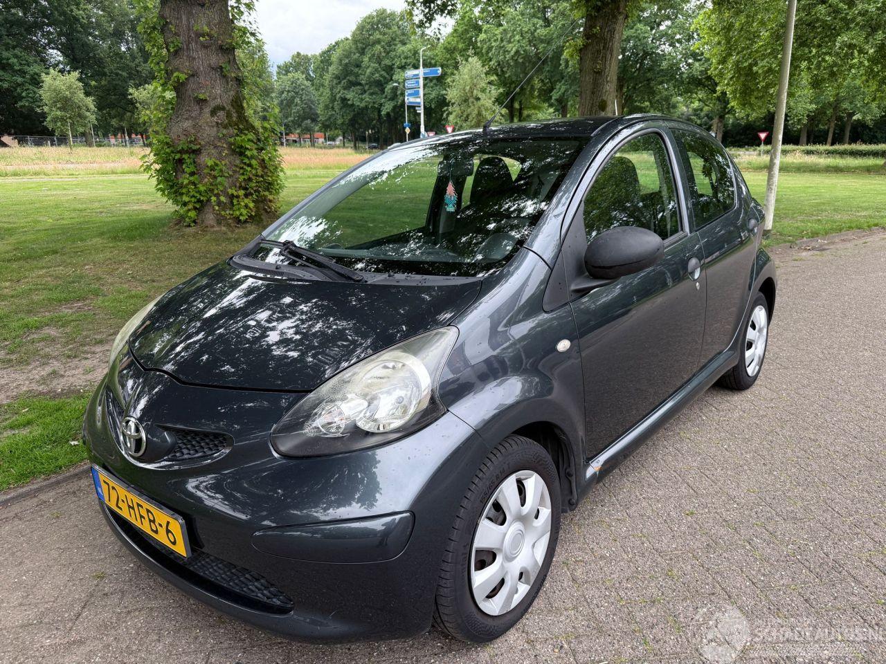 Toyota Aygo 50 kW (68 PK)   998 cc.