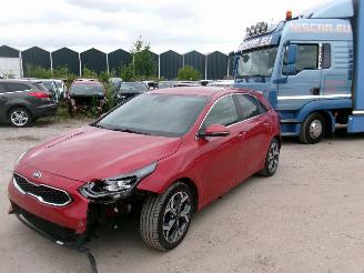Unfallwagen Kia Ceed 1.0  Turbo-GDI -Lounge 5 DRS HB - LOUNGE 2020/8