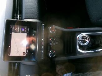 Renault Clio 1.0 Zen 5 Drs- HB picture 27