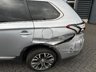 Mitsubishi Outlander 2.0 16V 4x2 SUV  Benzine 1.998cc 110kW (150pk) picture 11