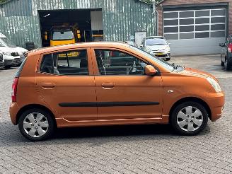 Kia Picanto 1.0 12V Hatchback  Benzine 999cc 45kW (61pk) FWD picture 6