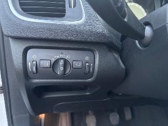 Volvo V-40 1.6 T2 GTDi 16V Hatchback 4Dr Benzine 1.596cc 88kW (120pk) FWD picture 21