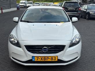 Volvo V-40 1.6 T2 GTDi 16V Hatchback 4Dr Benzine 1.596cc 88kW (120pk) FWD picture 8