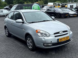 Hyundai Accent 1.4i 16V Hatchback  Benzine 1.399cc 71kW (97pk) FWD picture 7