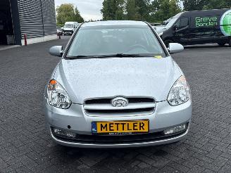 Hyundai Accent 1.4i 16V Hatchback  Benzine 1.399cc 71kW (97pk) FWD picture 8