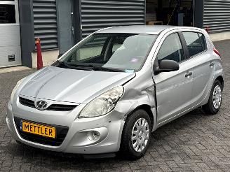 Coche accidentado Hyundai I-20 1.2i 16V Hatchback  Benzine 1.248cc 57kW (77pk) FWD 2012/2